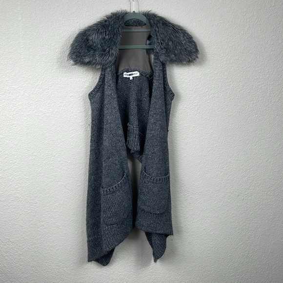 Kaufmanfranco Carbon Faux Fur Vest Knit Gray Boho Festival Sz L - Picture 3 of 13